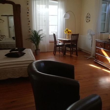 Bed and Breakfast Mon Petit Soulie Loupia Exterior foto